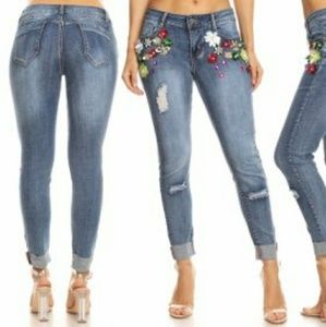 Woman's Urban Premium Blue Jeans